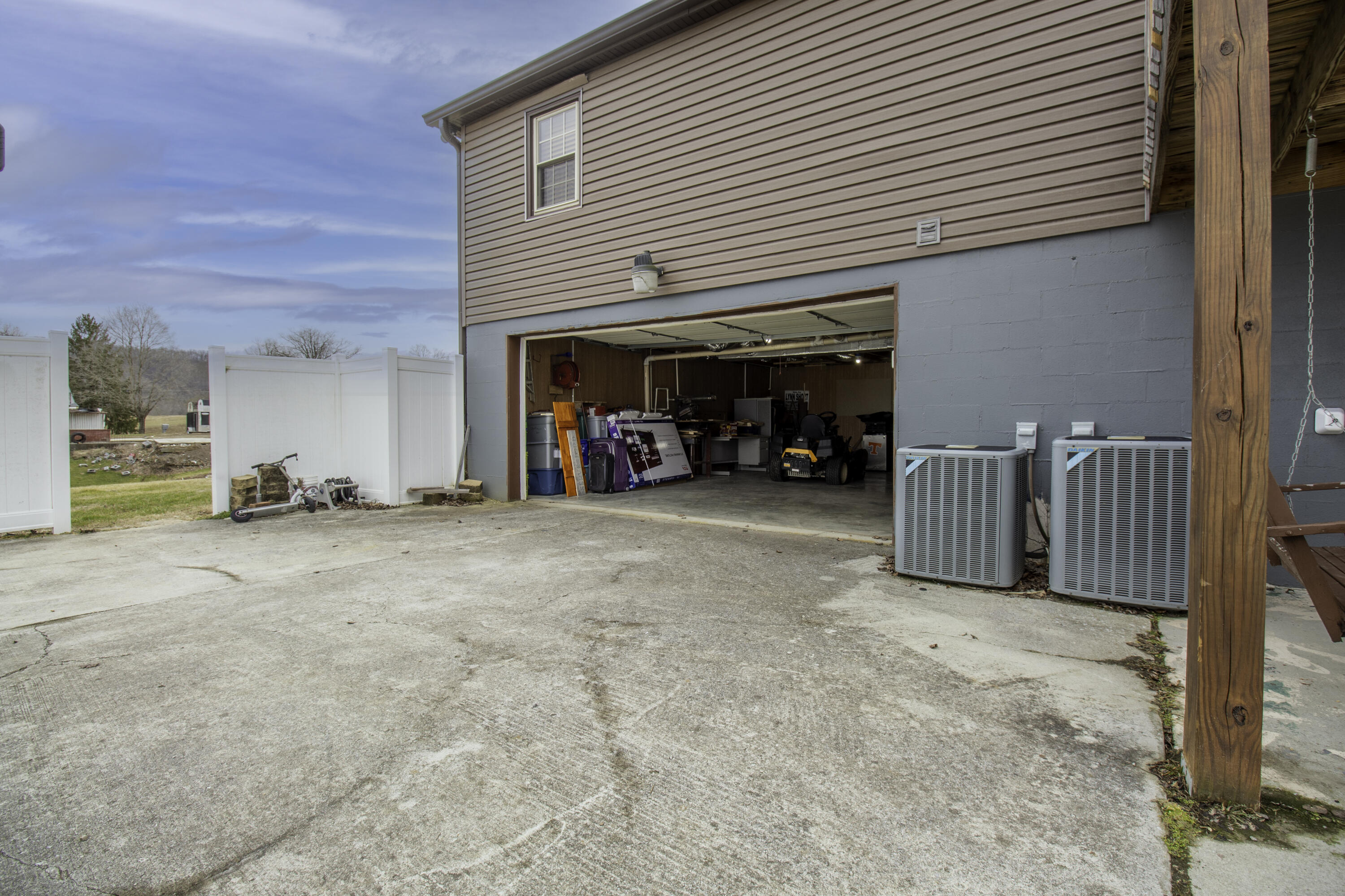 110 Hoard Road Rogersville, TN 37857 - Photo 25 of 40 Two car drive under.