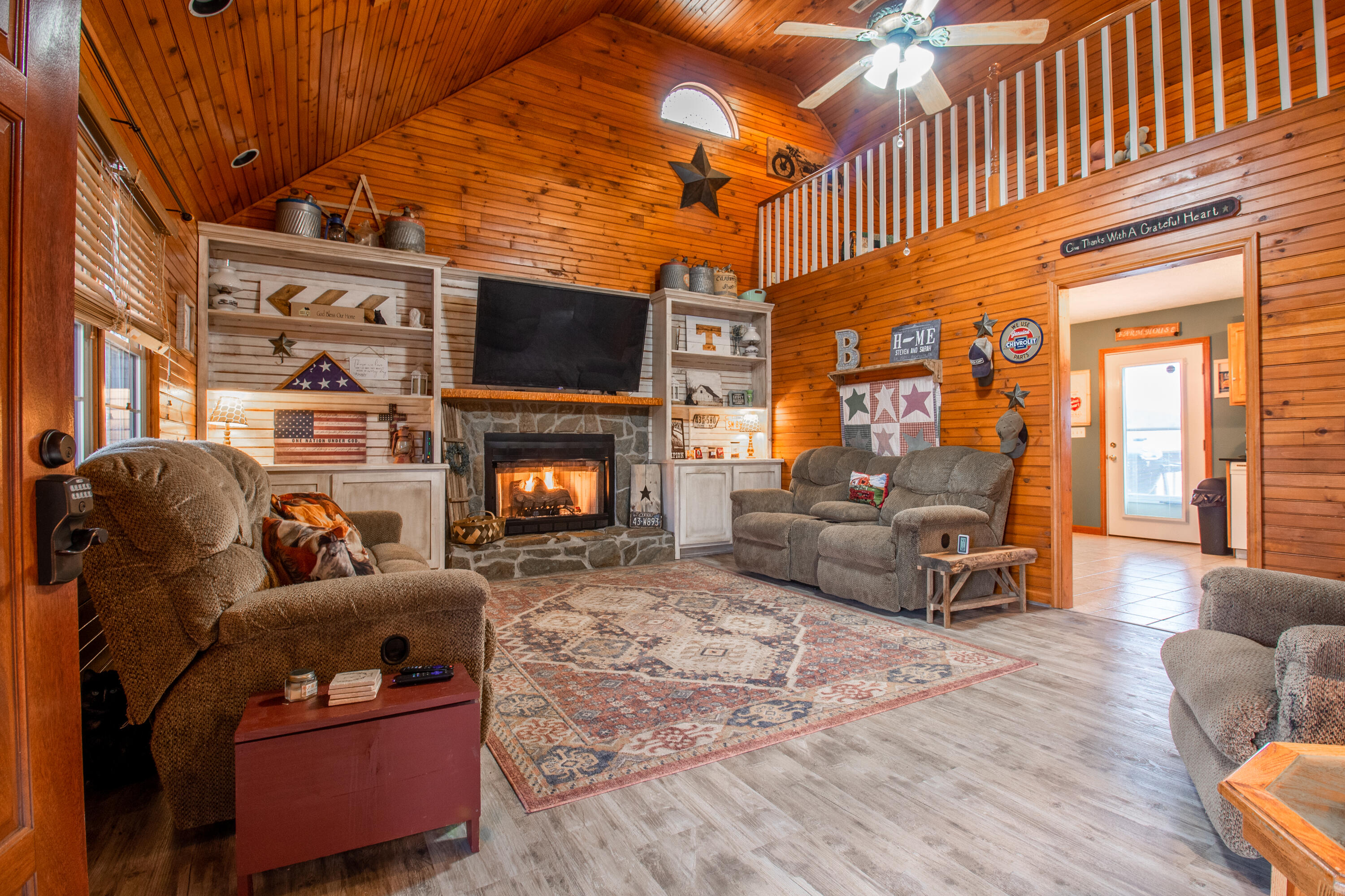 110 Hoard Road Rogersville, TN 37857 - Photo 6 of 40 Living room.