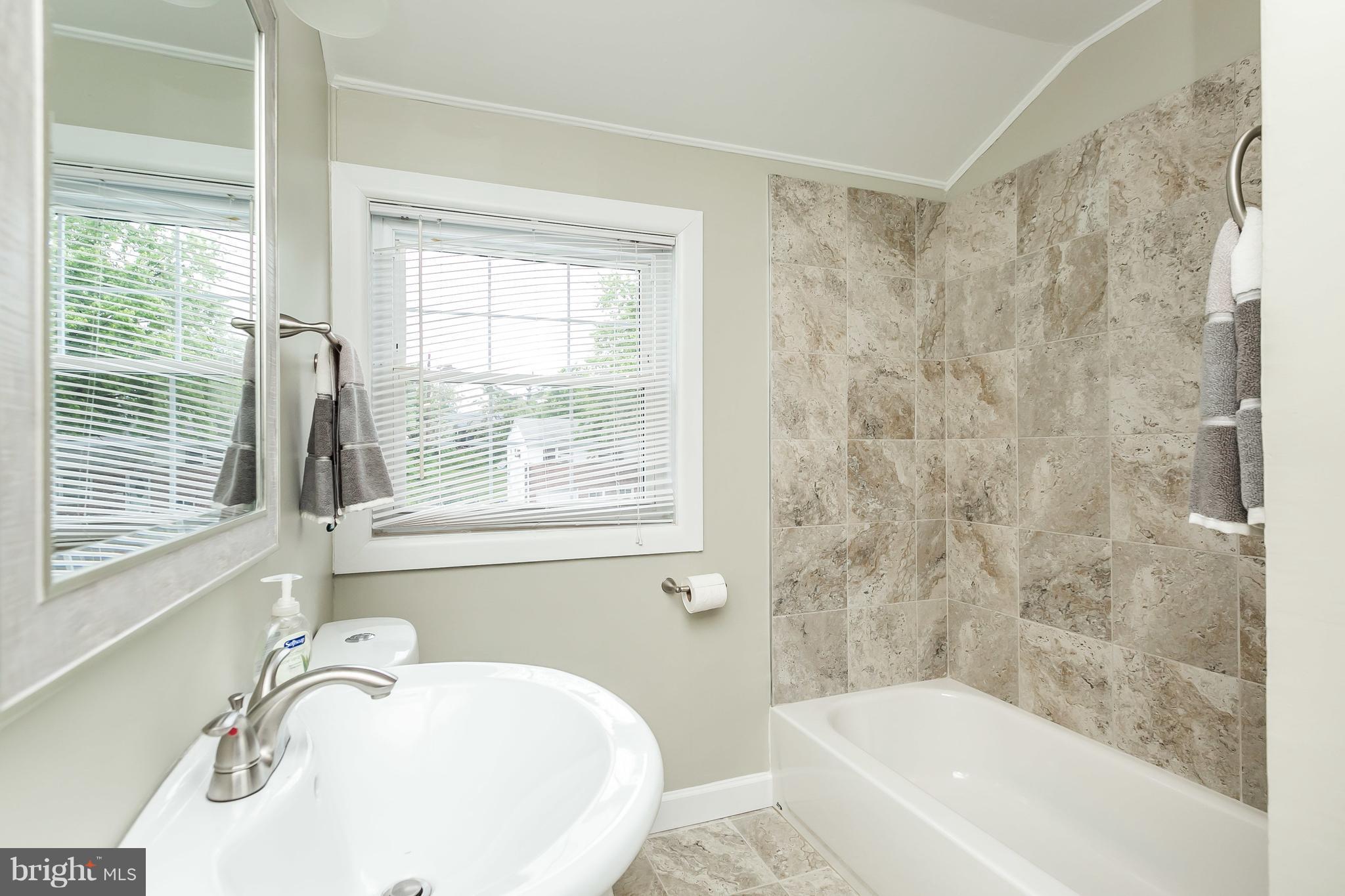 917 Southridge Road Baltimore, MD 21228 - Photo 17 of 25 Lover the spa-like feeling!