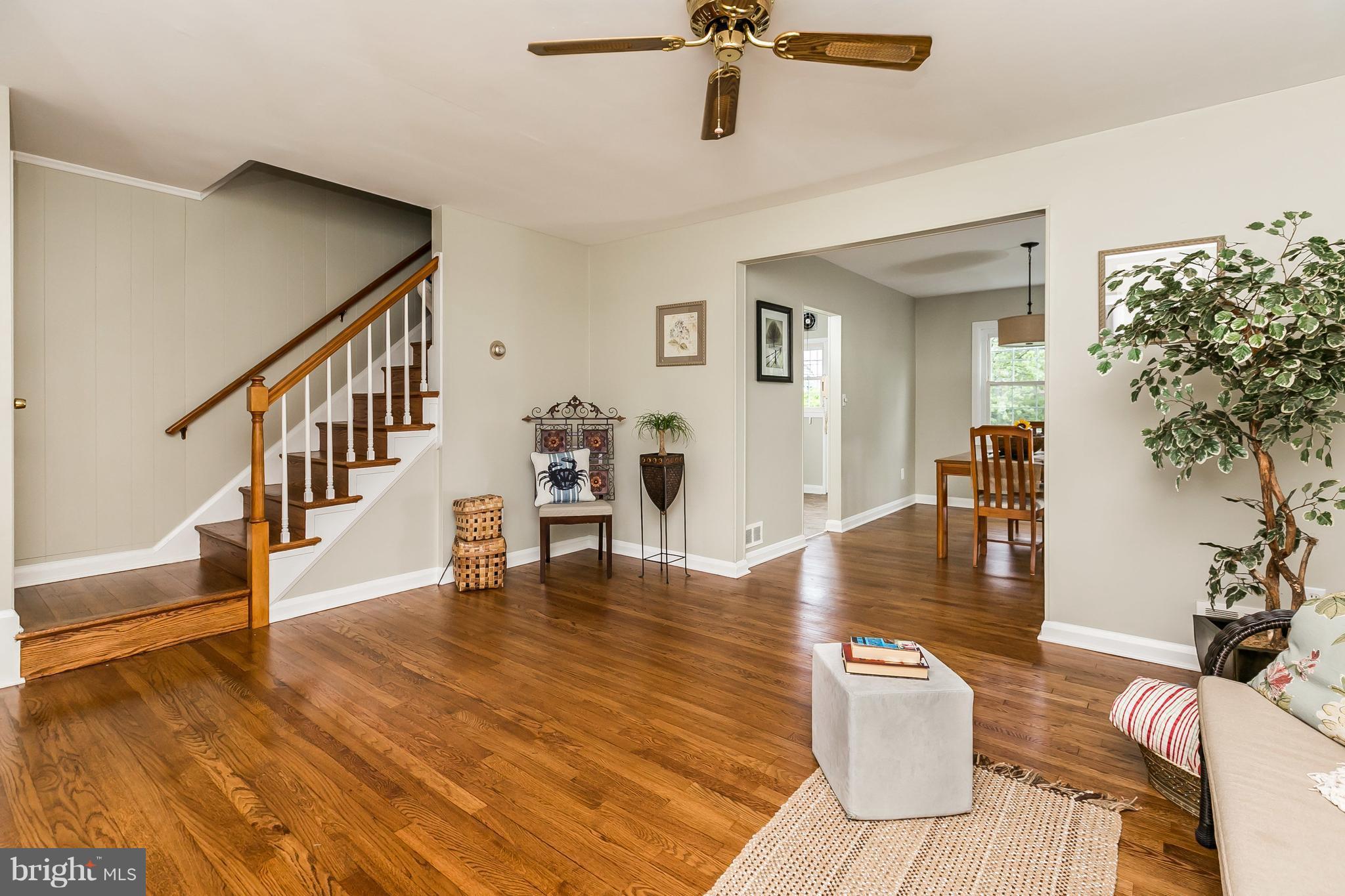 917 Southridge Road Baltimore, MD 21228 - Photo 6 of 25 Beautiful refinished hardwoods thru-out!
