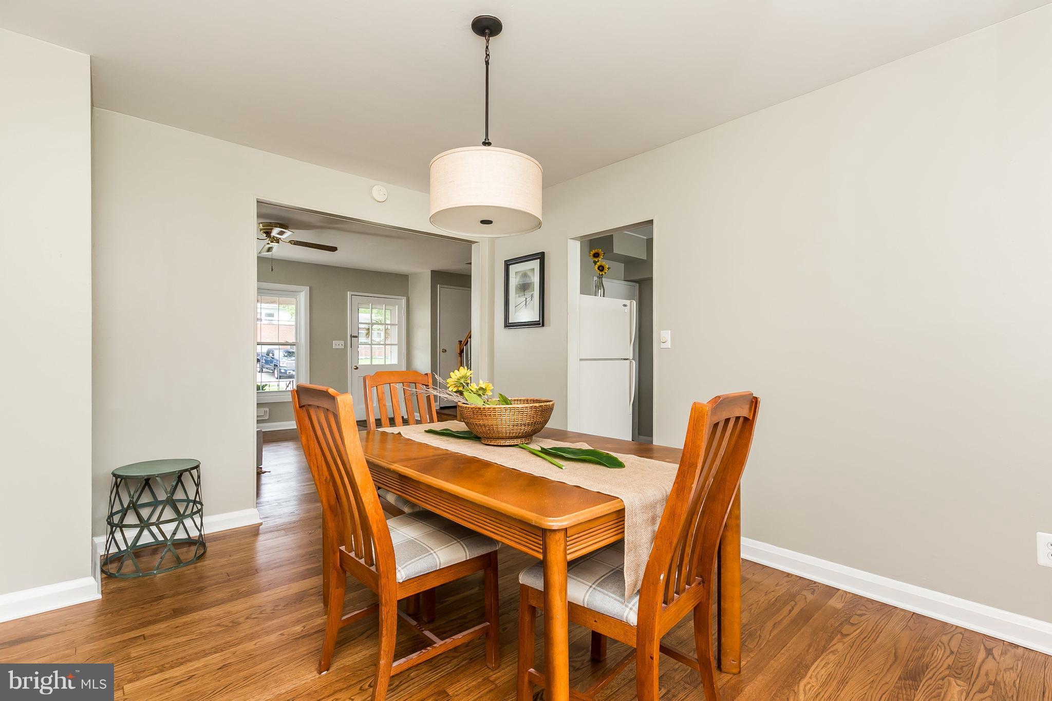917 Southridge Road Baltimore, MD 21228 - Photo 7 of 25 Dining room w/wide opening to Living Room