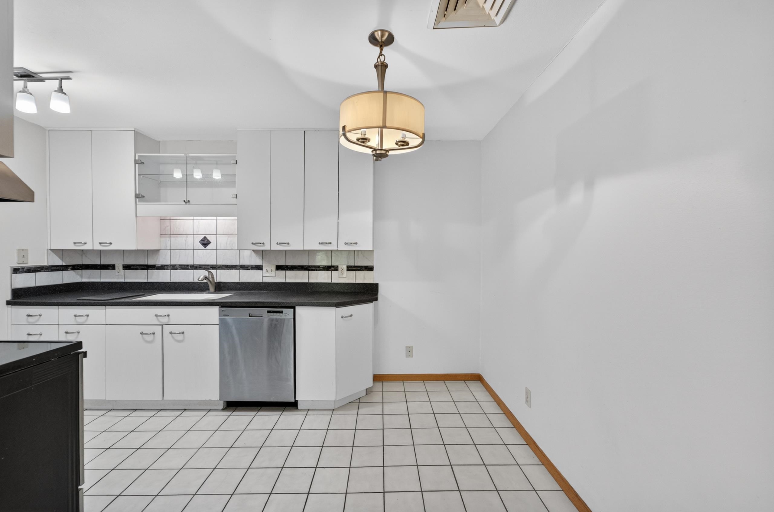 5548 Century, Unit 4 Middleton, WI 53562 - Photo 11 of 27
