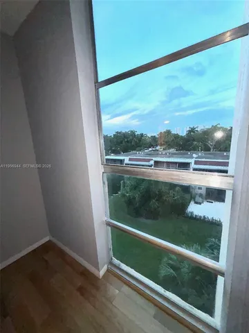 $2,400 | 2001 Atlantic Shores Boulevard, Unit 409, Hallandale Beach, FL 33009