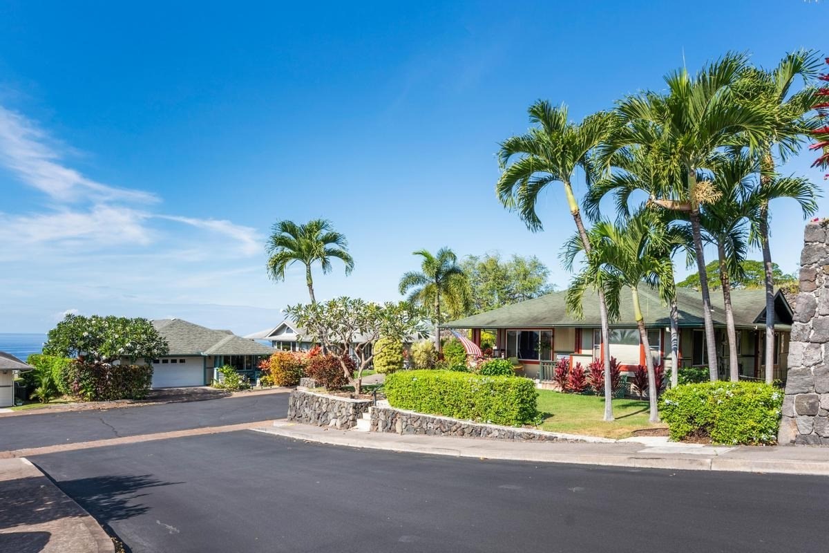75285 Malulani Road, KailuaKona, HI 96740 Compass