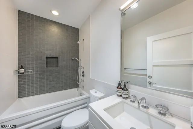 $3,995,000 | 60 Fernwood Road, Summit, NJ 07901