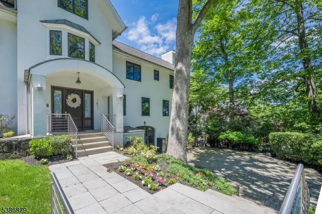 $3,995,000 | 60 Fernwood Road, Summit, NJ 07901