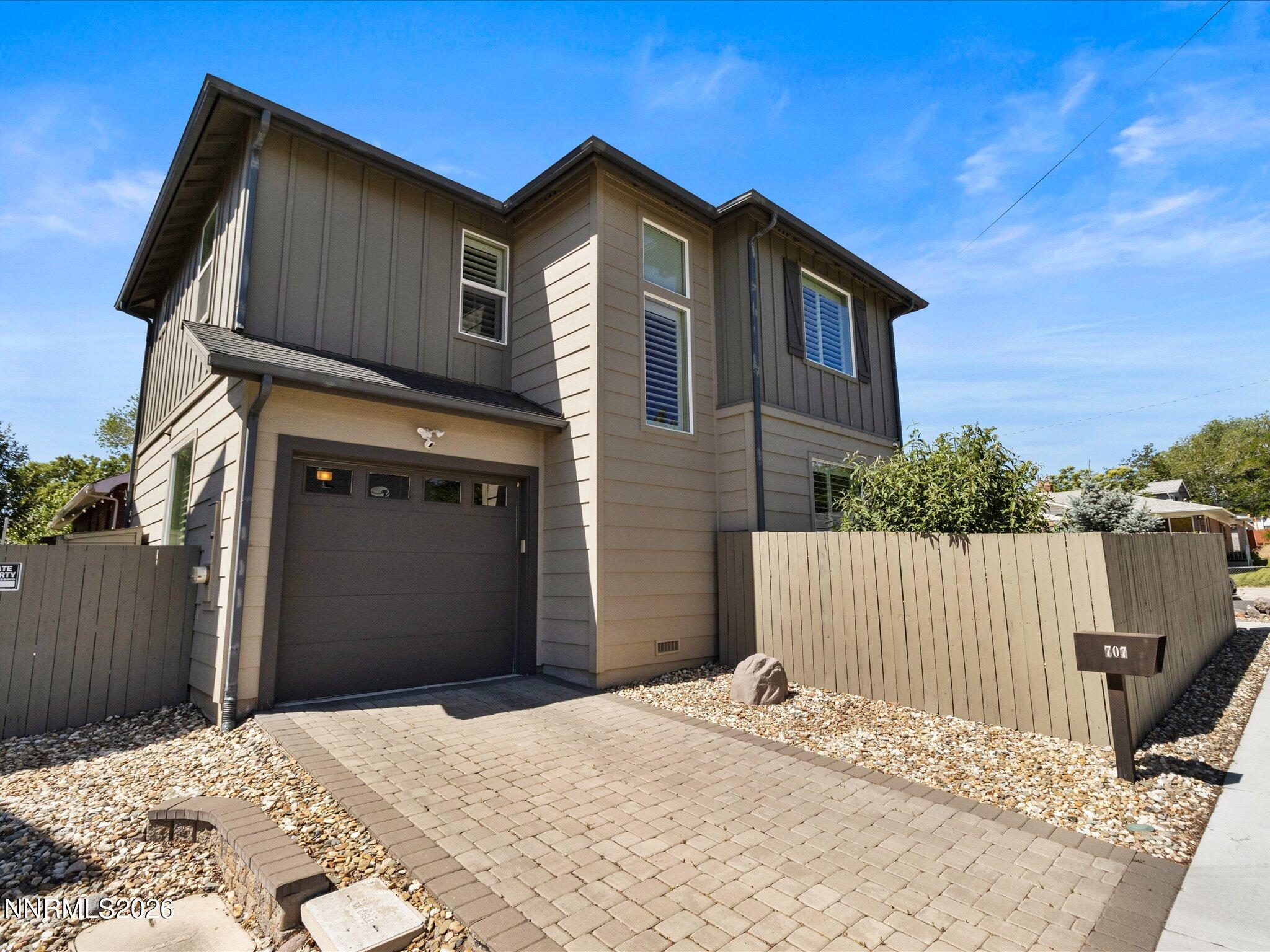 707 Roberts Street Reno, NV 89502 - Photo 3 of 32 07-707 Roberts St-108