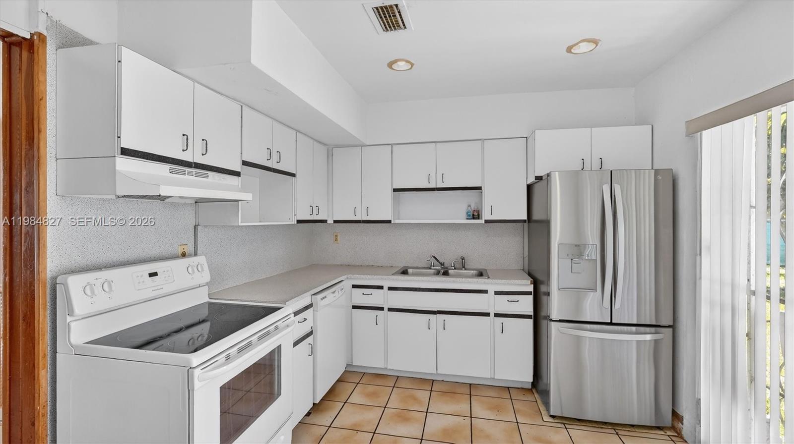 22300 Southwest 109th Avenue Miami, FL 33176 - Photo 5 of 14
