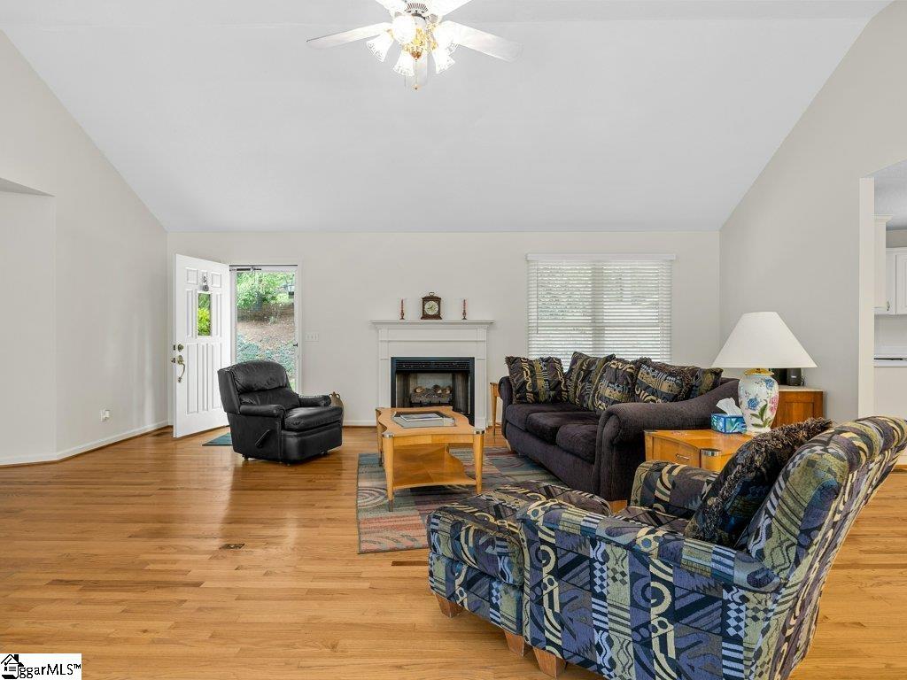 208 West Durham Street Landrum, SC 29356 - Photo 7 of 44