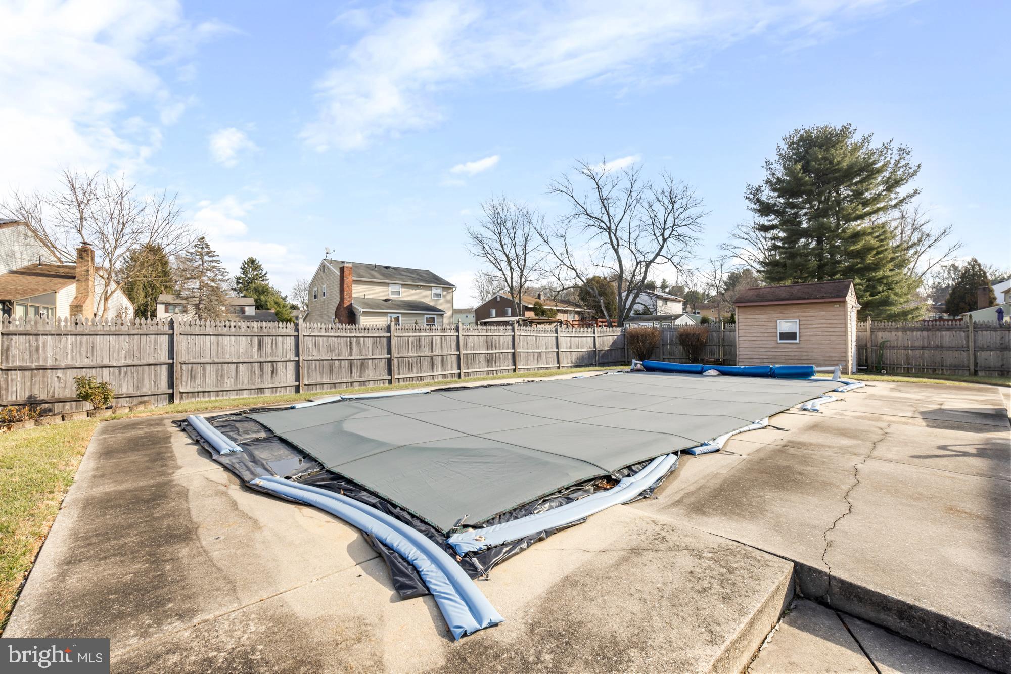 29 Freedom Road Sewell, NJ 08080 - Photo 17 of 34 Vinyl liner inground pool