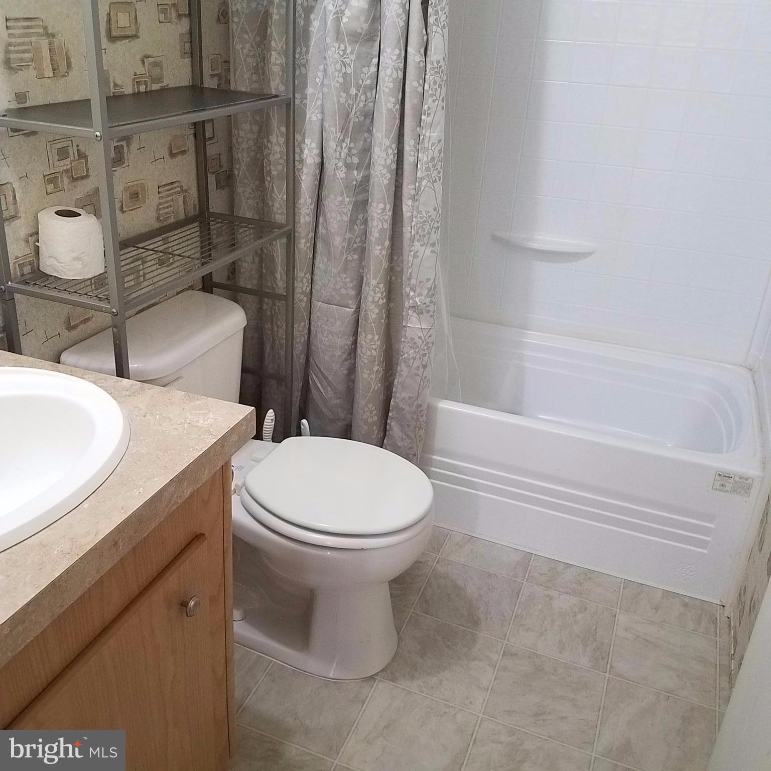 7810 Clark Road, Unit E22 Hanover, MD 21076 - Photo 25 of 27 Bath (Master)
