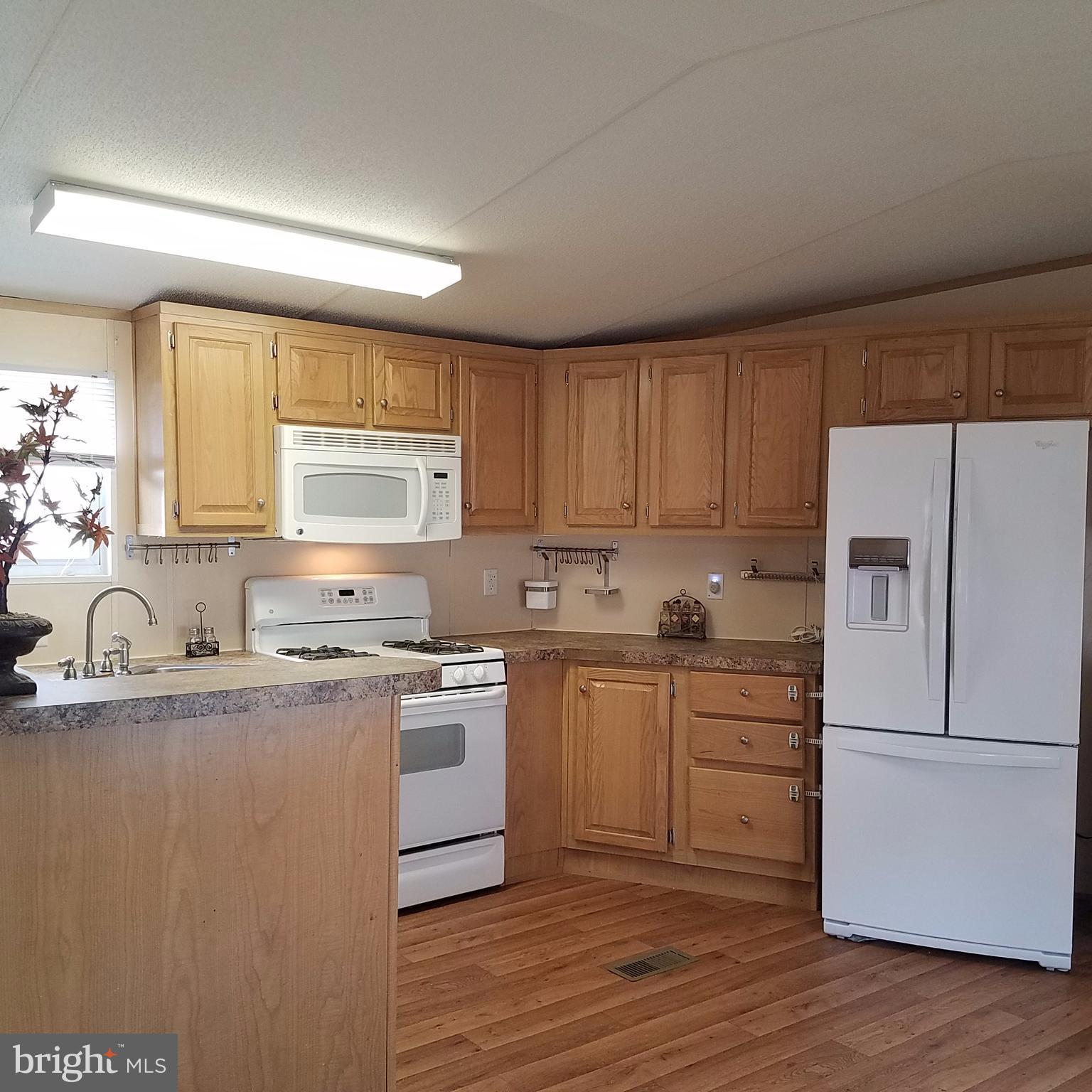 7810 Clark Road, Unit E22 Hanover, MD 21076 - Photo 8 of 27 Kitchen
