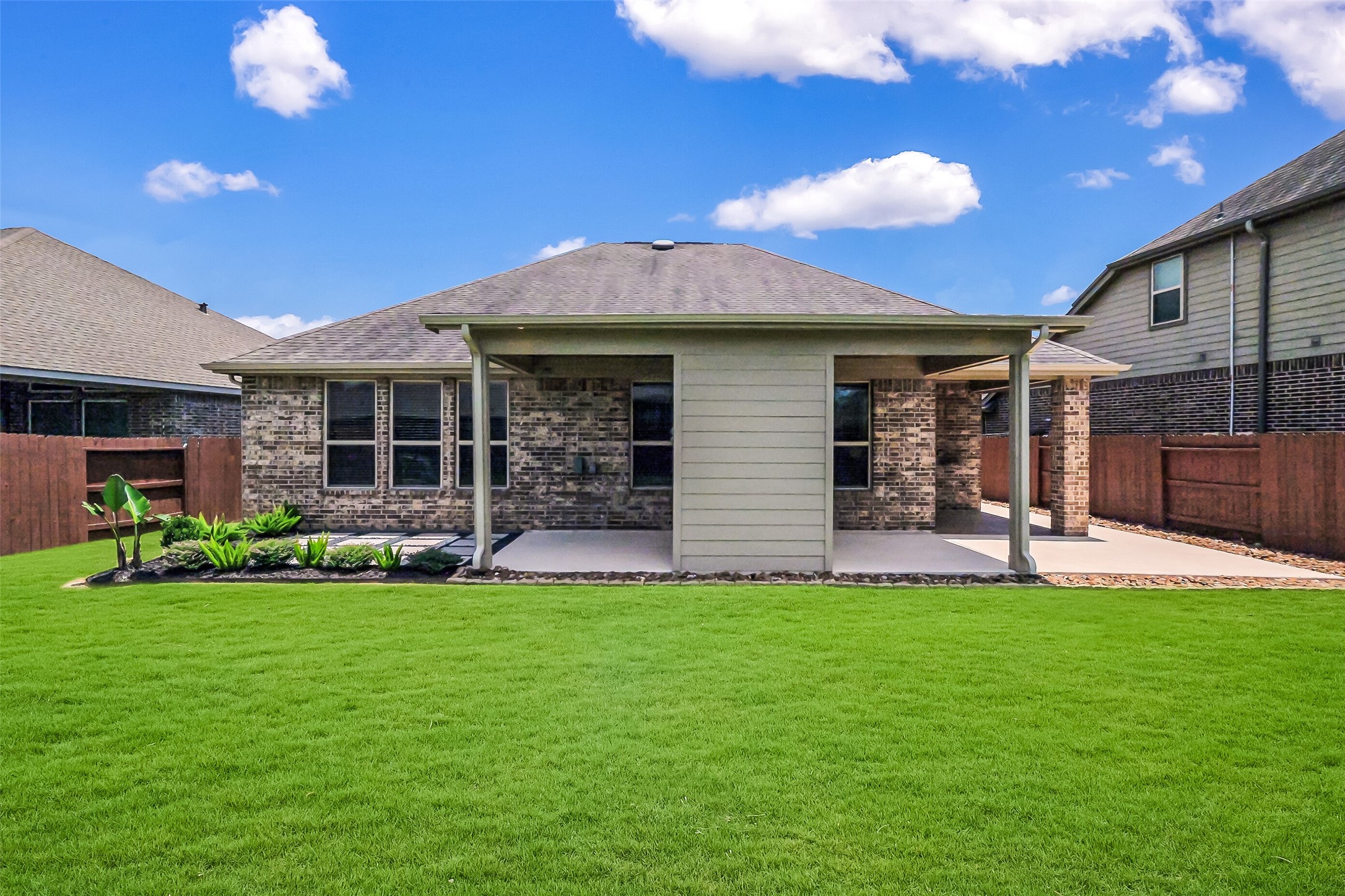 4948 Birchwood Bluff Lane Rosharon, TX 77583 - Photo 27 of 33