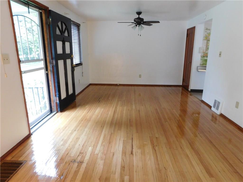 900 Jefferson Road Pittsburgh, PA 15235 - Photo 3 of 19 Gallery Image 3