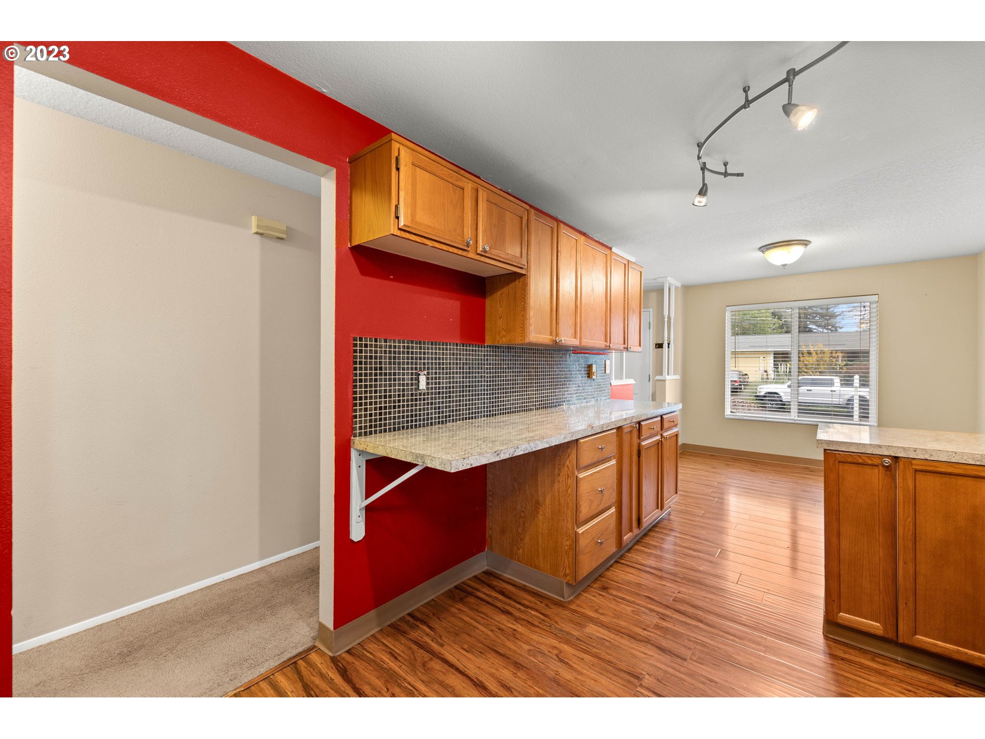 727 Southeast Russell Street Camas, WA 98607 - Photo 12 of 29 Kitchen