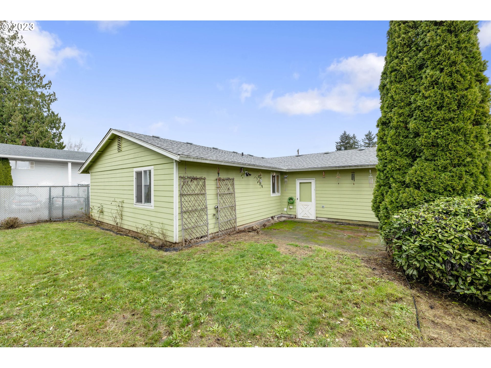 727 Southeast Russell Street Camas, WA 98607 - Photo 26 of 29 Backyard