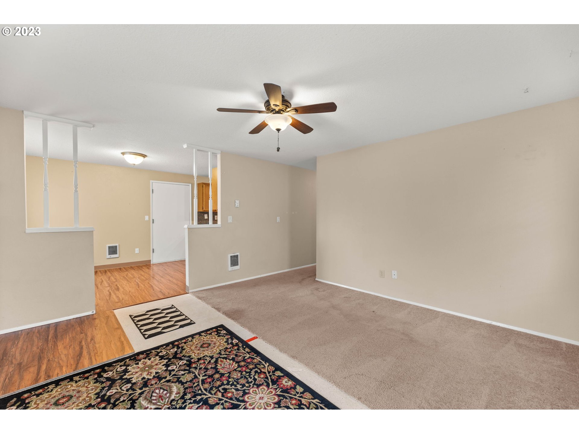 727 Southeast Russell Street Camas, WA 98607 - Photo 4 of 29 Living Room