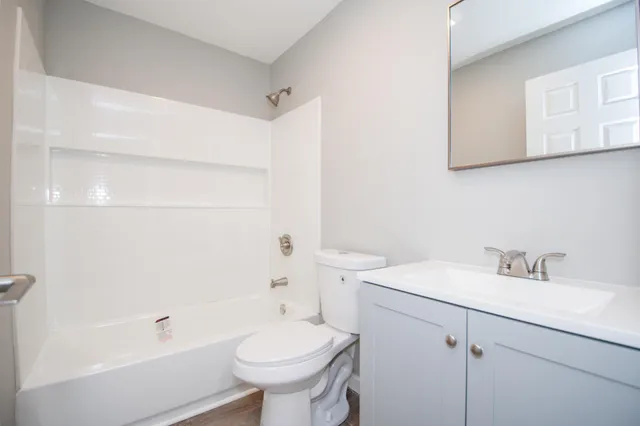 $154,900 | 181 Little Canada Road East, Unit 115, Little Canada, MN 55117