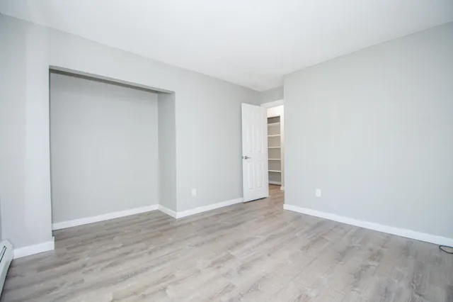 $154,900 | 181 Little Canada Road East, Unit 115, Little Canada, MN 55117