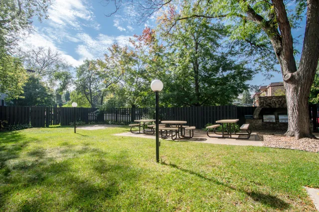 $154,900 | 181 Little Canada Road East, Unit 115, Little Canada, MN 55117