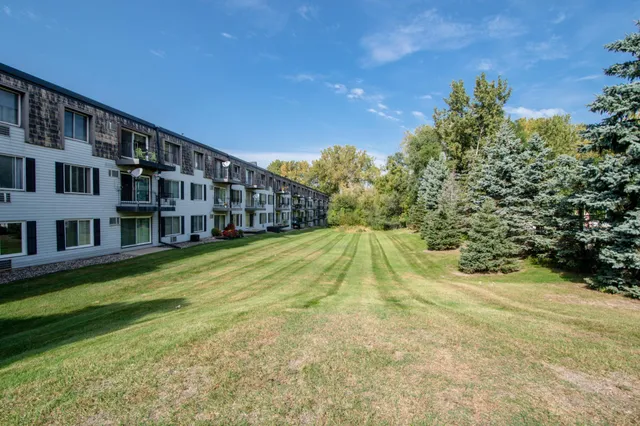 $154,900 | 181 Little Canada Road East, Unit 115, Little Canada, MN 55117