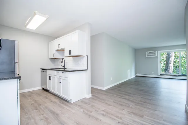 $154,900 | 181 Little Canada Road East, Unit 115, Little Canada, MN 55117