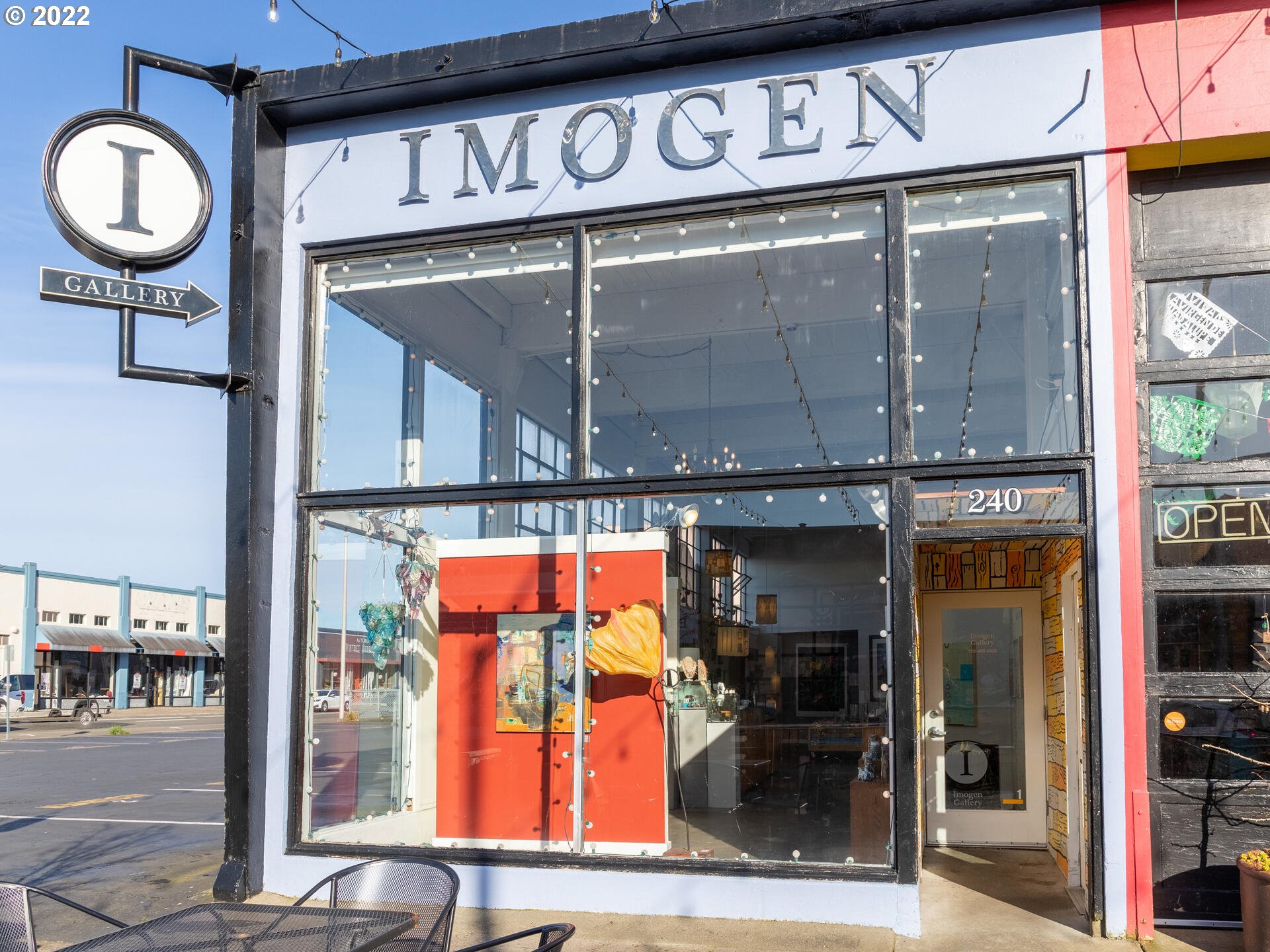 92356 E Road Astoria, OR 97103 - Photo 25 of 31 a view of a shop in a street