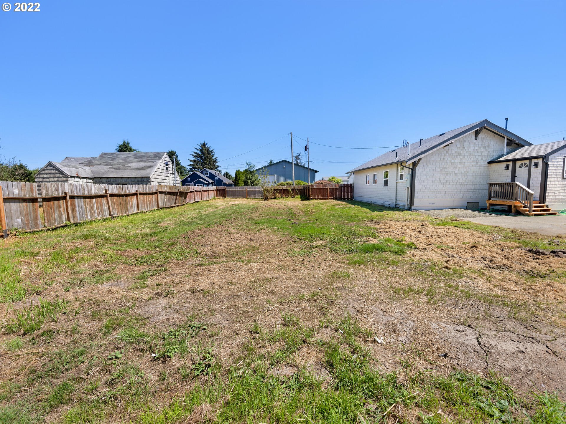92356 E Road Astoria, OR 97103 - Photo 3 of 31 a house view with a garden space