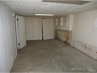 211 Doerr Street Roxana, IL 62084 - Photo 7 of 12