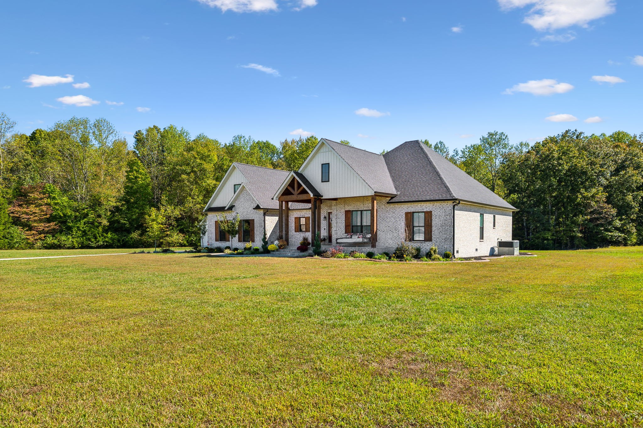 1338 Norton Road Manchester, TN 37355 - Photo 3 of 55 a front view of house with an outdoor space and balcony