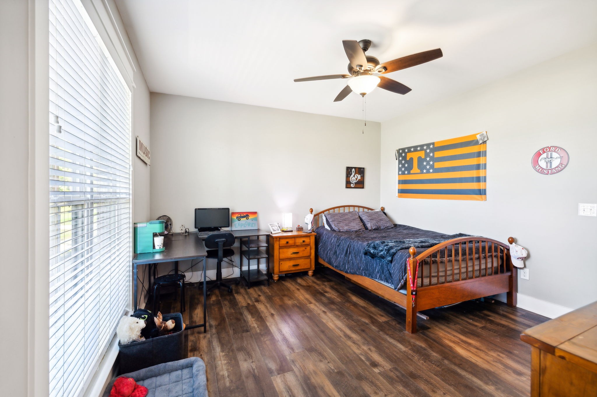 1338 Norton Road Manchester, TN 37355 - Photo 35 of 55 a bedroom with furniture and a window