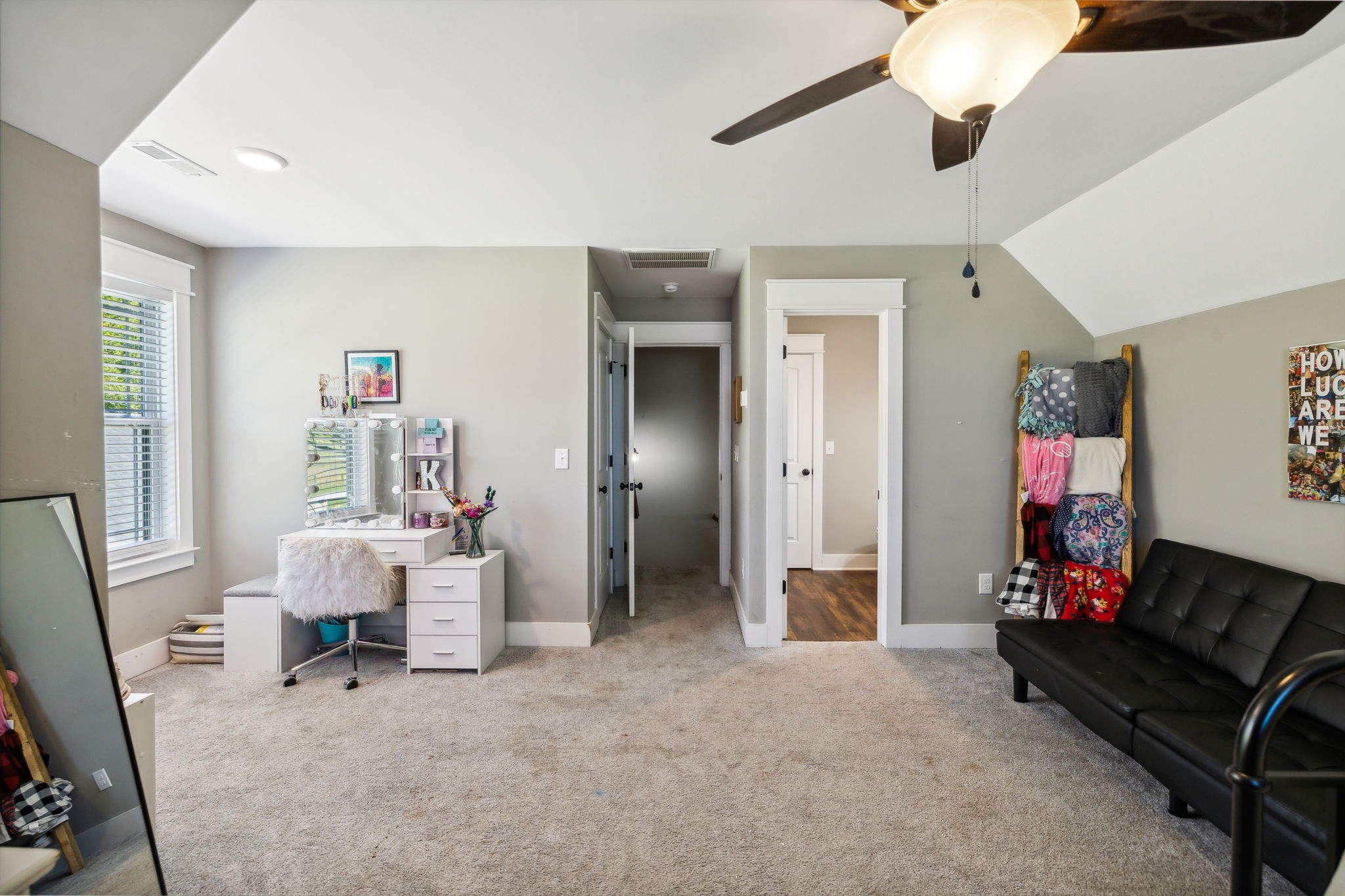 1338 Norton Road Manchester, TN 37355 - Photo 39 of 55 a living room with furniture