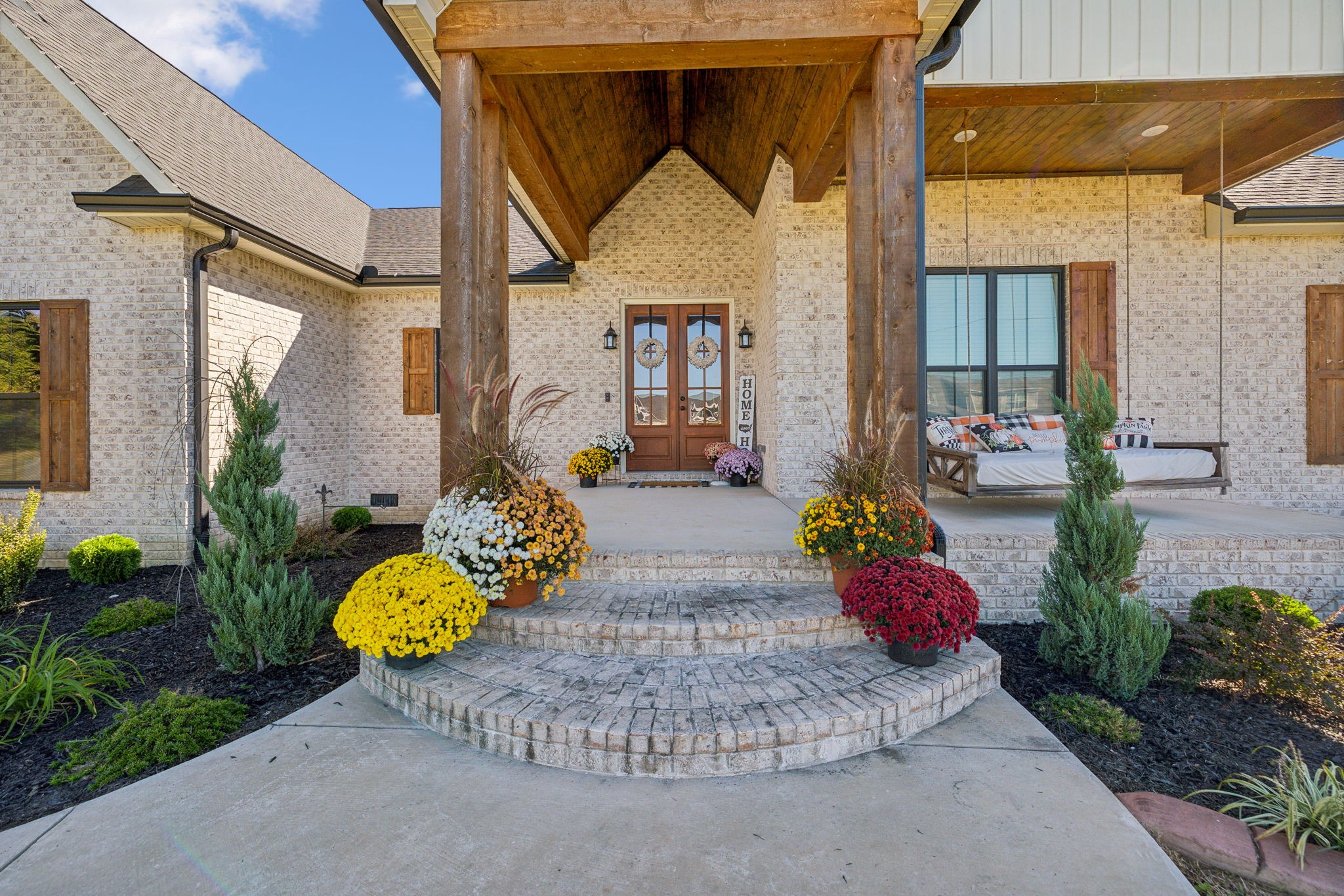 1338 Norton Road Manchester, TN 37355 - Photo 5 of 55 a front view of a house