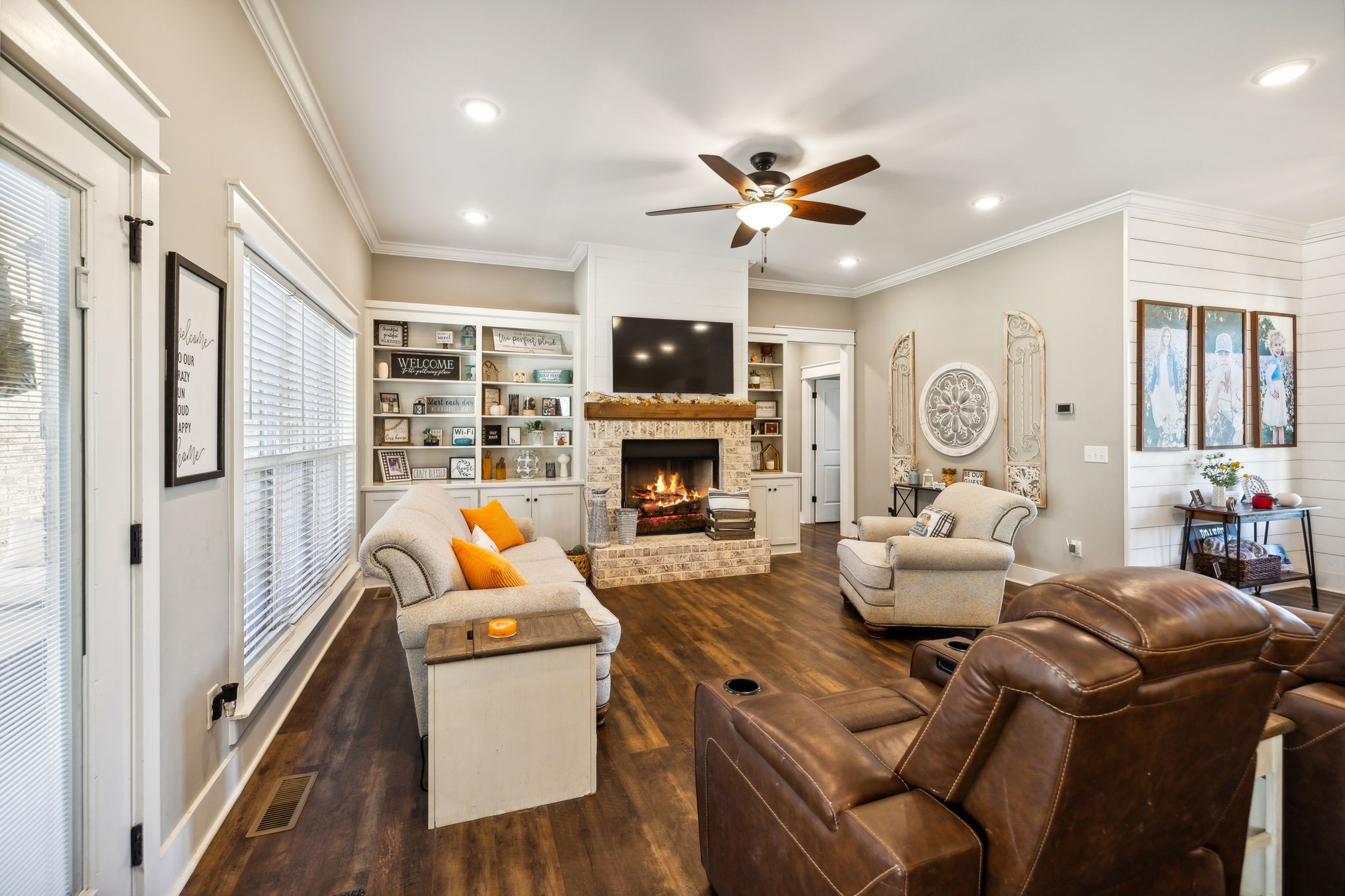 1338 Norton Road Manchester, TN 37355 - Photo 10 of 55 a living room with furniture and a fireplace