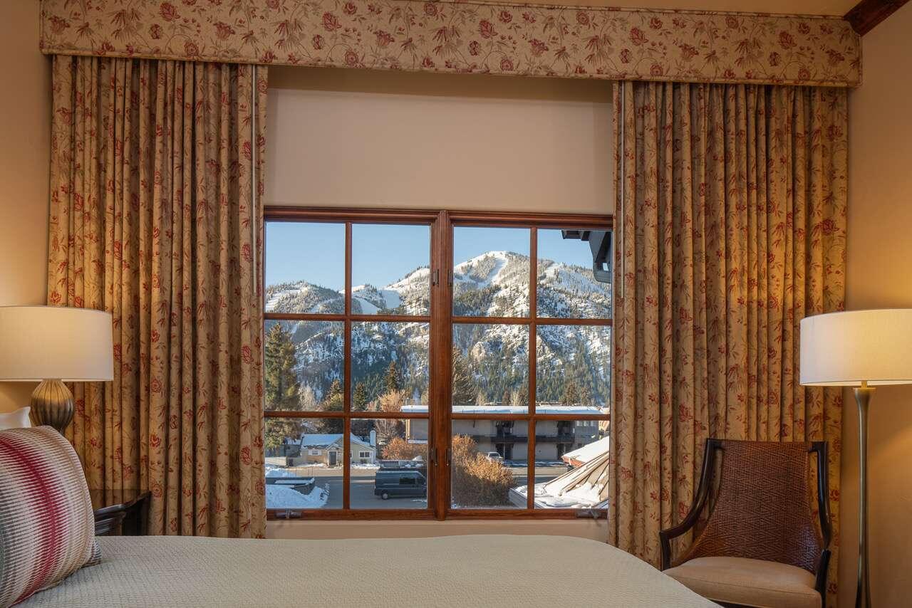 680 Sun Valley Road, Unit D4 Ketchum, ID 83340 - Photo 4 of 39 23a-2020-3BR-MASTER-BED-BALDY-VIEW-WINTE