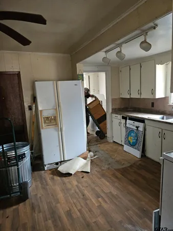 a view of a storage & utility room