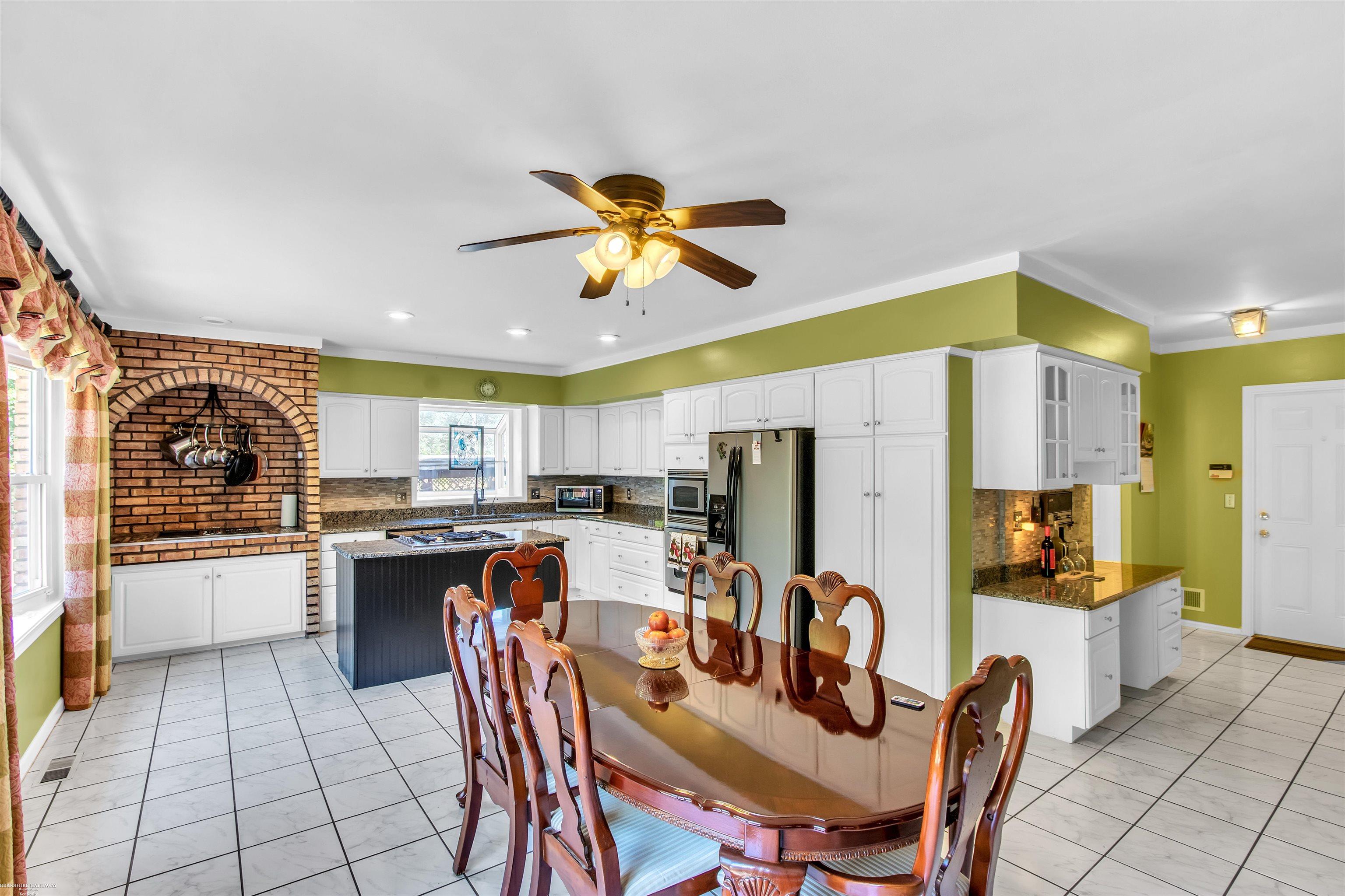 801 Townsend Road Leonard, MI 48367 - Photo 25 of 54 50088558-24.JPG
