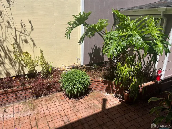 $3,550 | 236 B Clinton Park, San Francisco, CA 94103