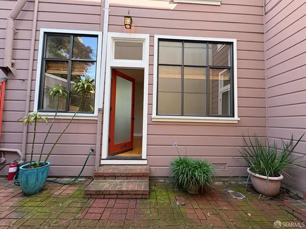 $3,550 | 236 B Clinton Park, San Francisco, CA 94103