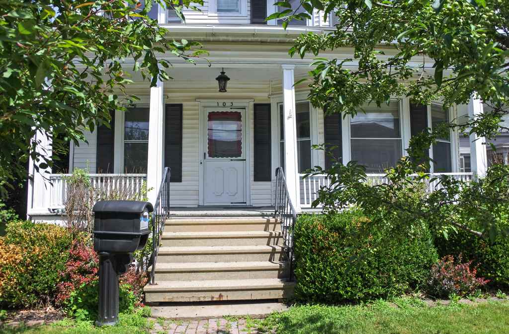 103 Center Street Rutland, VT 05701 - Photo 4 of 36
