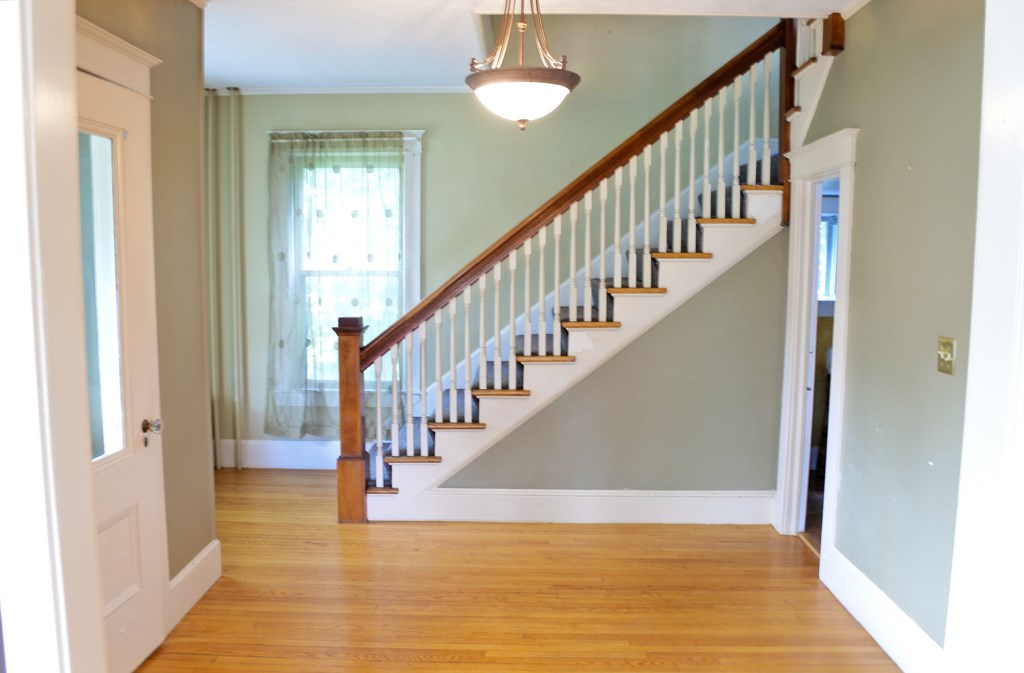 103 Center Street Rutland, VT 05701 - Photo 5 of 36