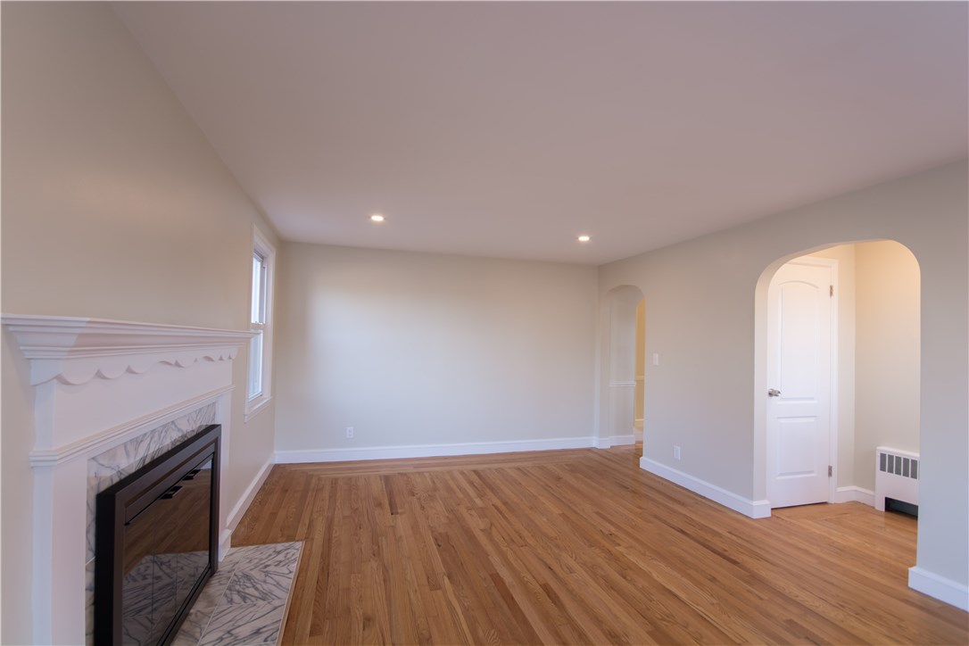 131 Belmont Road Cranston, RI 02910 - Photo 4 of 27 Gallery Image 4