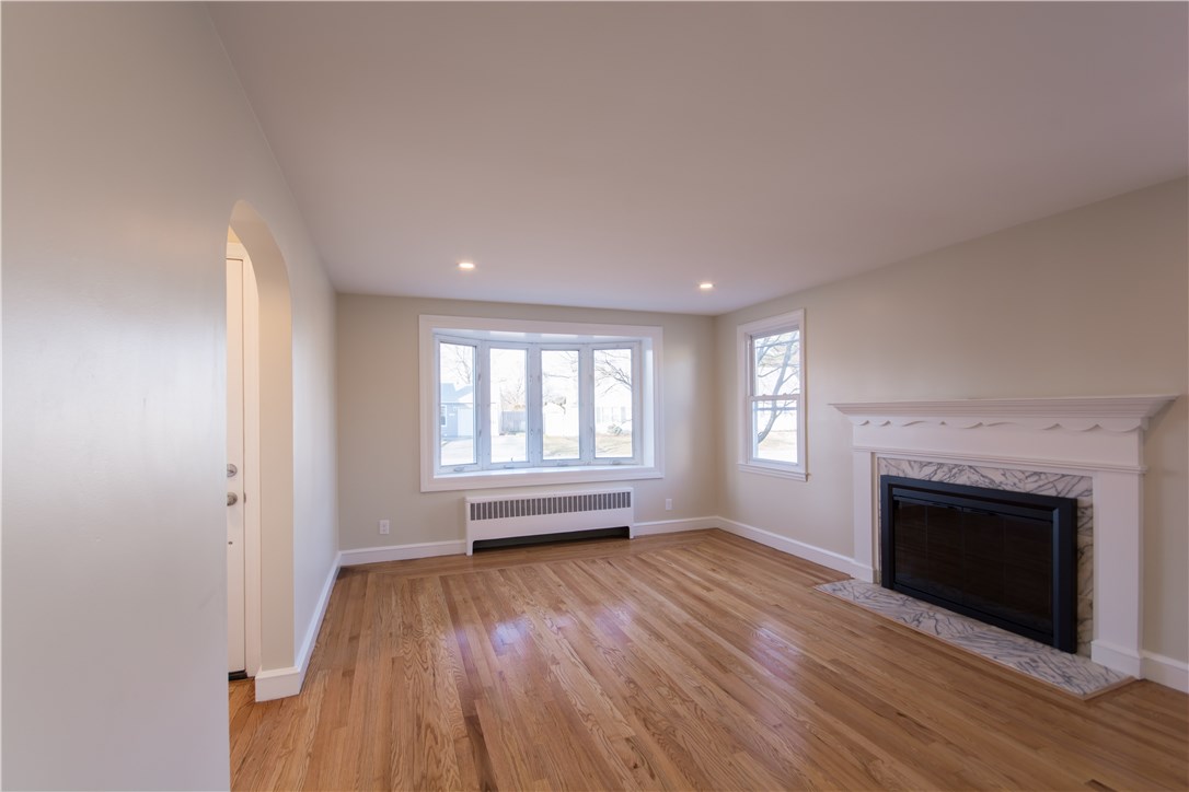 131 Belmont Road Cranston, RI 02910 - Photo 6 of 27 Gallery Image 6