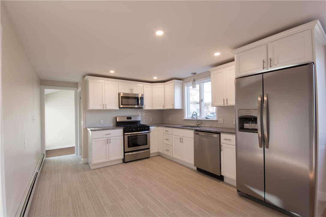 131 Belmont Road Cranston, RI 02910 - Photo 8 of 27 Gallery Image 8