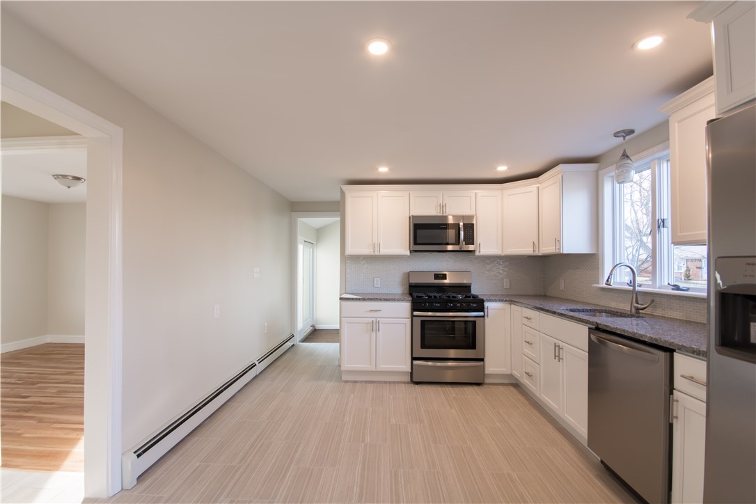 131 Belmont Road Cranston, RI 02910 - Photo 9 of 27 Gallery Image 9