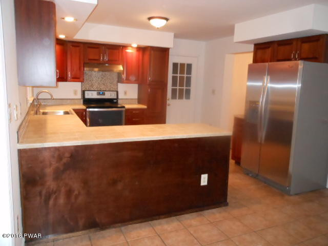 132 Johnson Road Milford, PA 18337 - Photo 9 of 25 kitchen