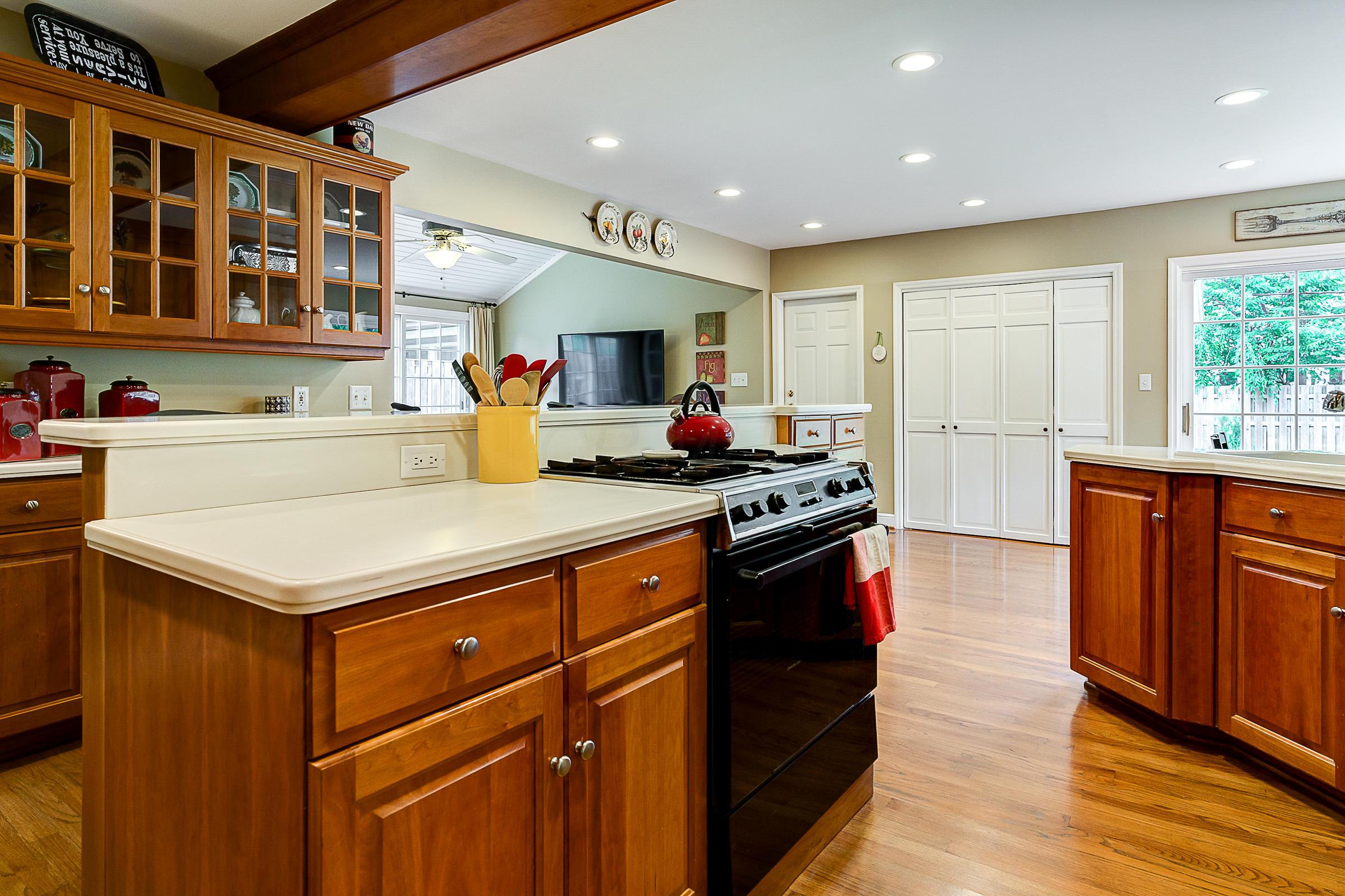 2344 Brixton Road Upper Arlington, OH 43221 - Photo 12 of 28