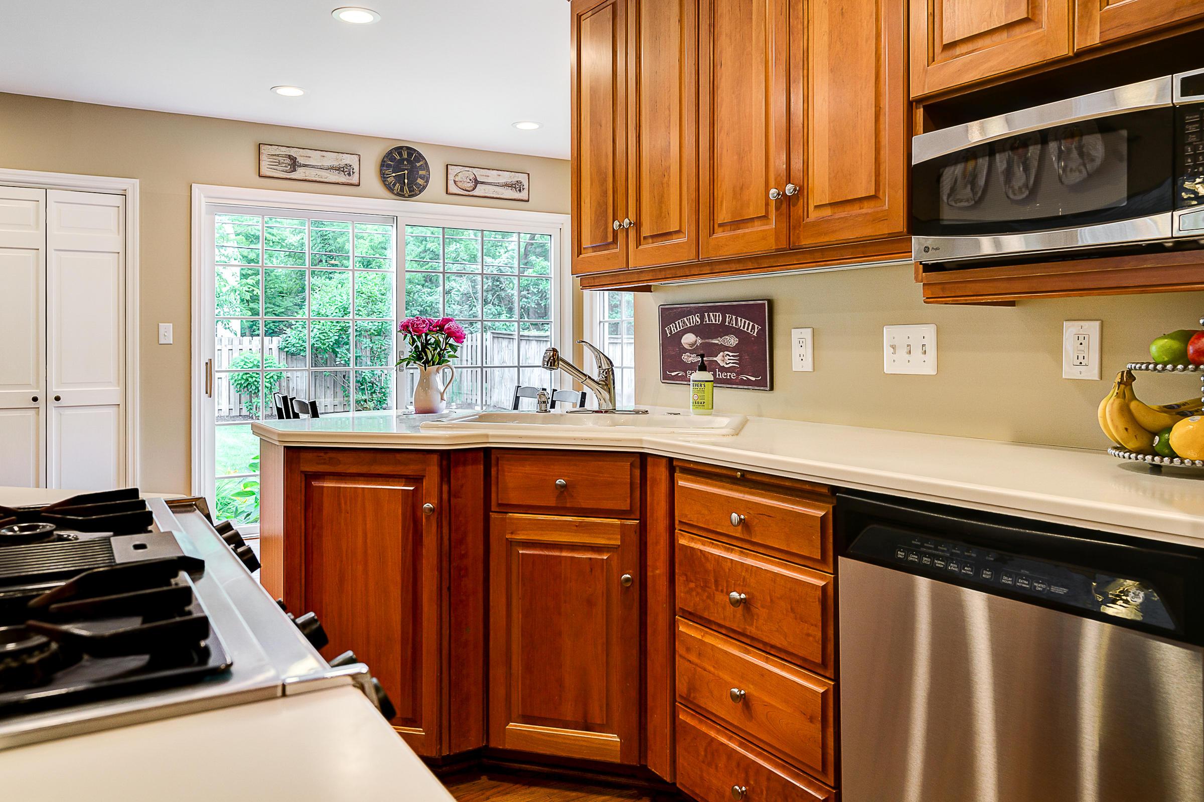 2344 Brixton Road Upper Arlington, OH 43221 - Photo 13 of 28