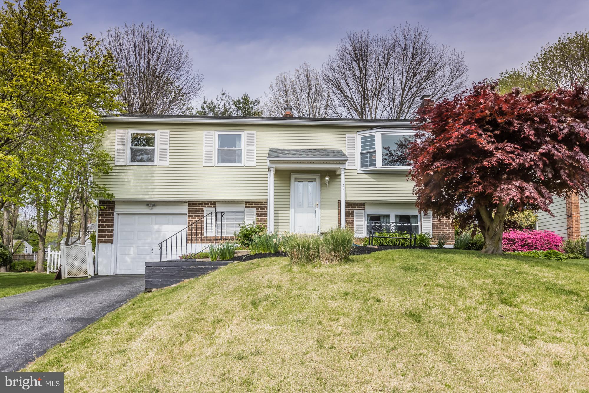 39 Hidden Valley Road Aston, PA 19014 - Photo 1 of 38 Gallery Image 1