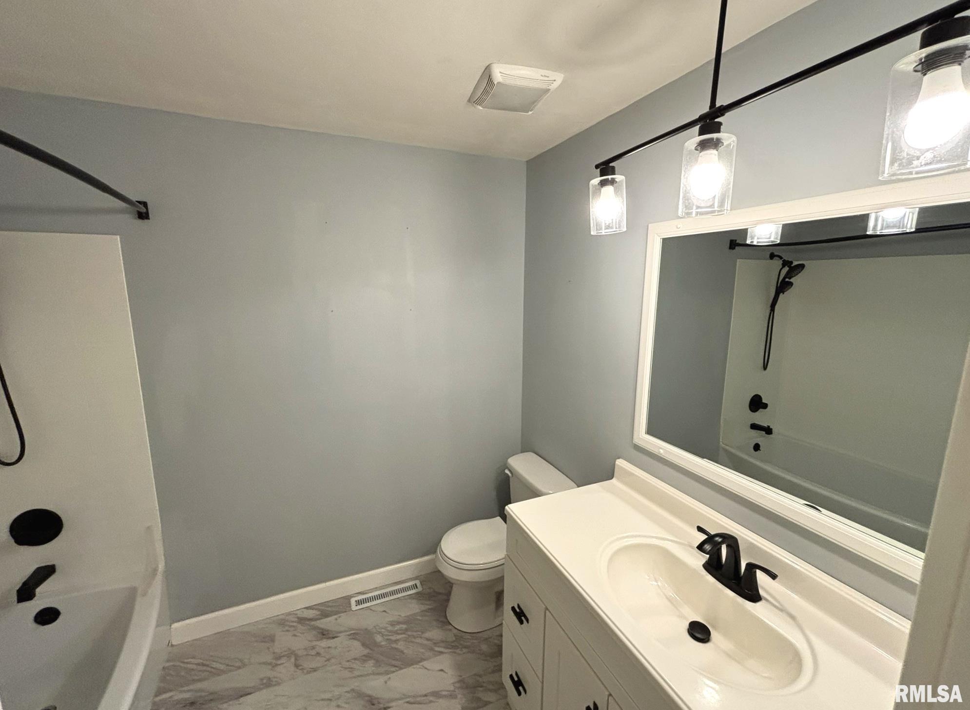 512 Tulsa Avenue Salem, IL 62881 - Photo 12 of 25